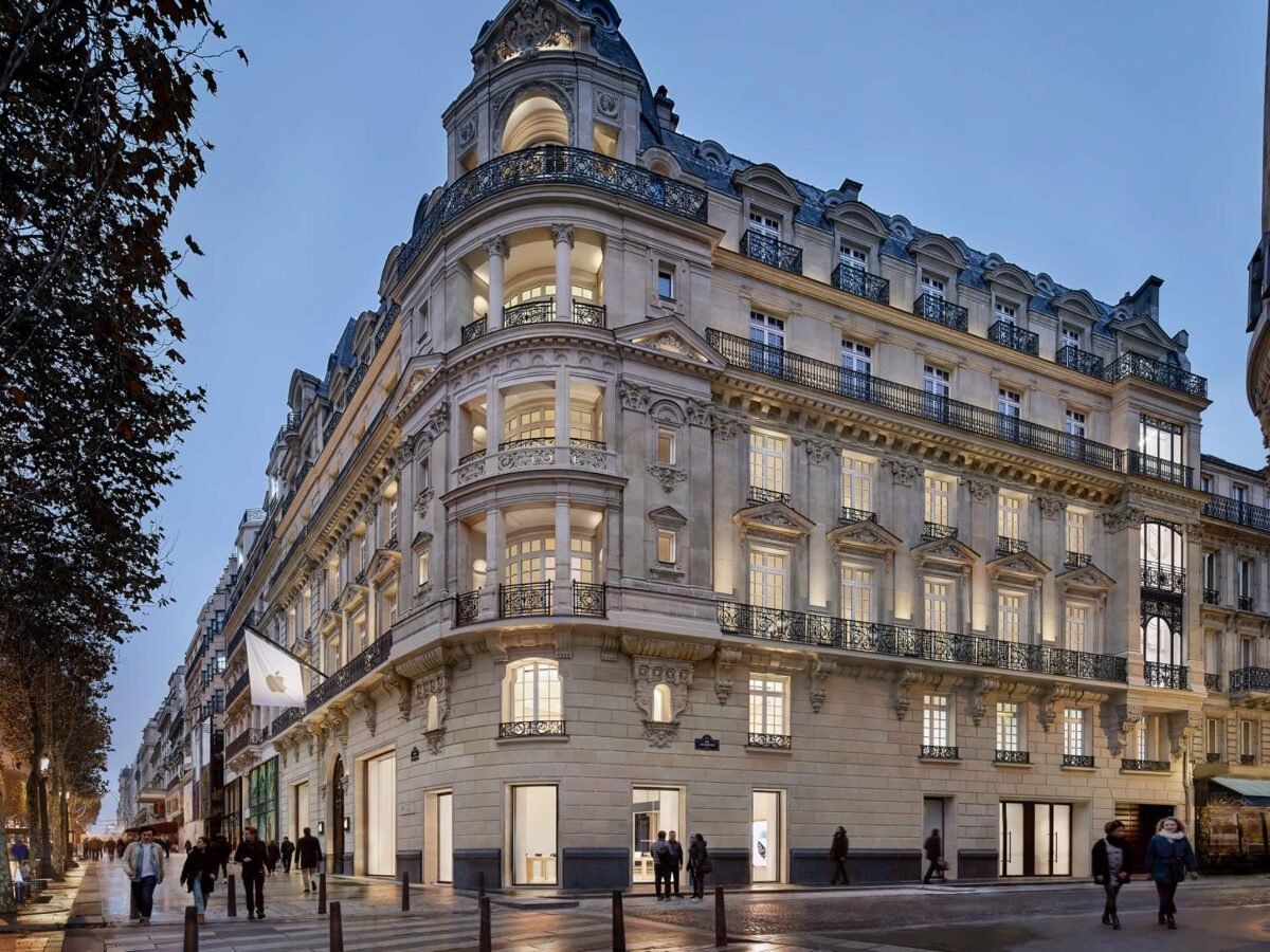 Apple Closes French Stores Ahead of Further Protests