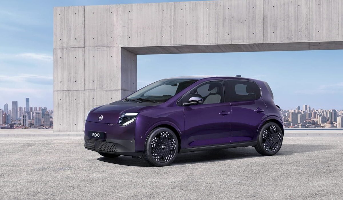 Nissan reveals its newest EV, an affordable electric city cruiser with 259 km of range [Images]
