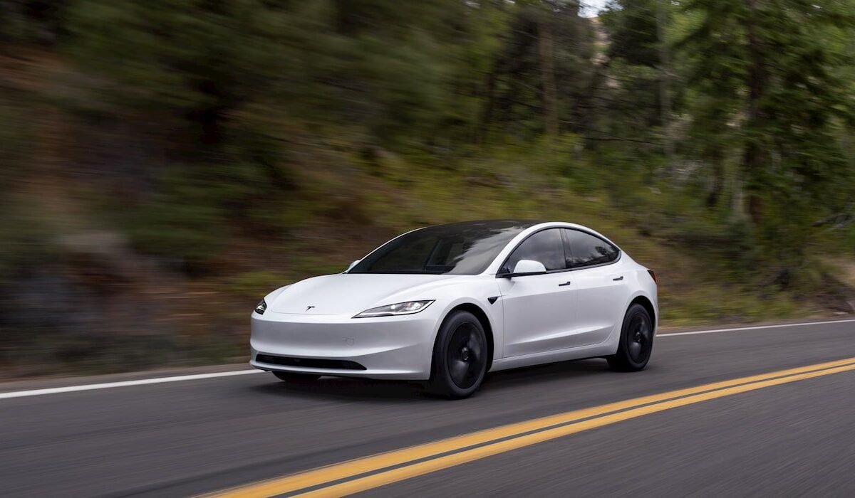 Tesla appears to be preparing to sell US-built Model 3s in Canada again