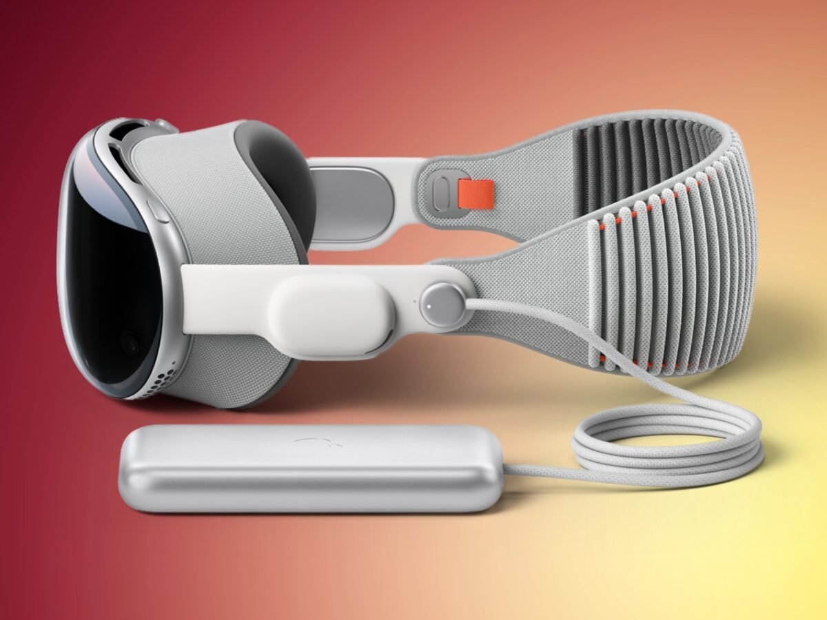 Apple Releases visionOS 27.2