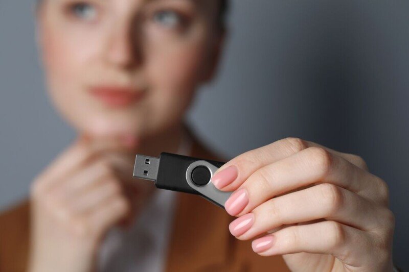 SparkyOS: Lightweight general-purpose Arch, on a pendrive