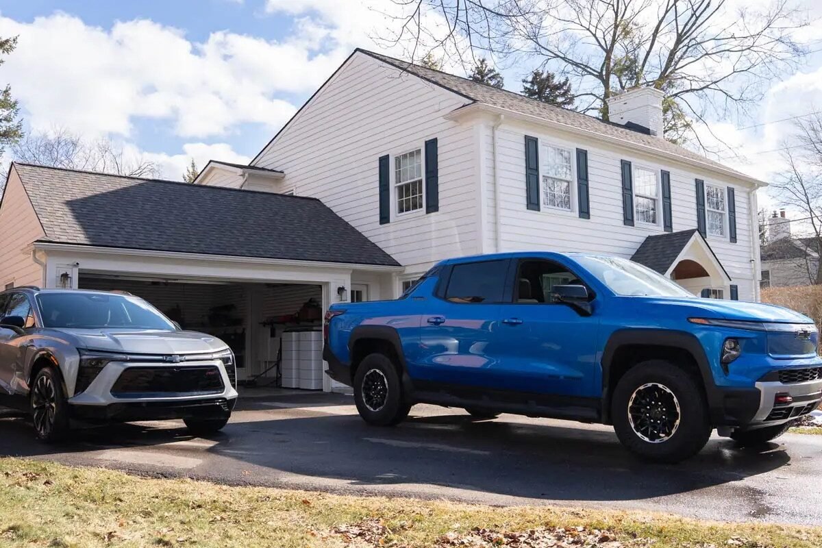 Get paid to charge, a free charger, *and* save the grid with a new GM EV in CA