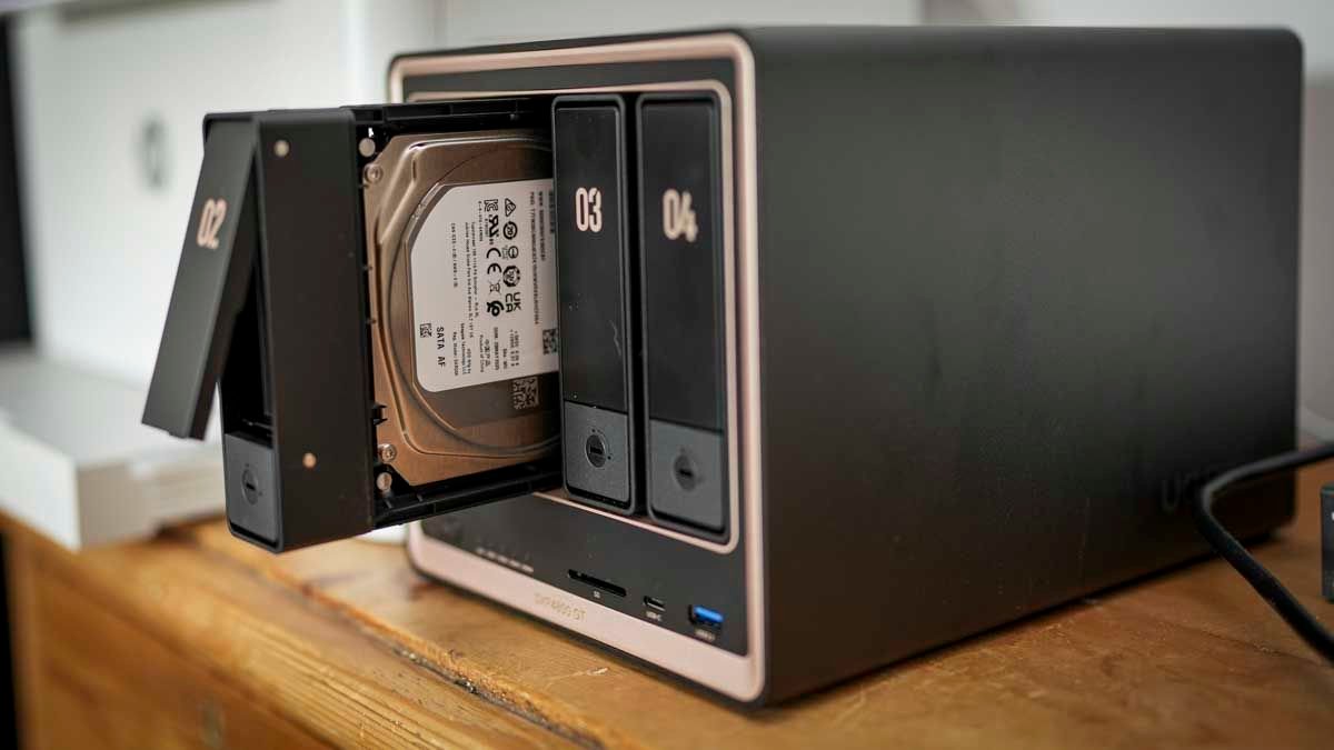 Creators can save $100 on the powerful Ugreen DXP4800 GT NAS