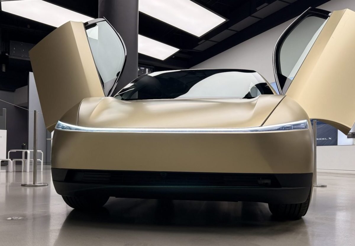 Tesla’s active robotaxi fleet in Austin crashes back to 8 vehicles after Cybercab pump
