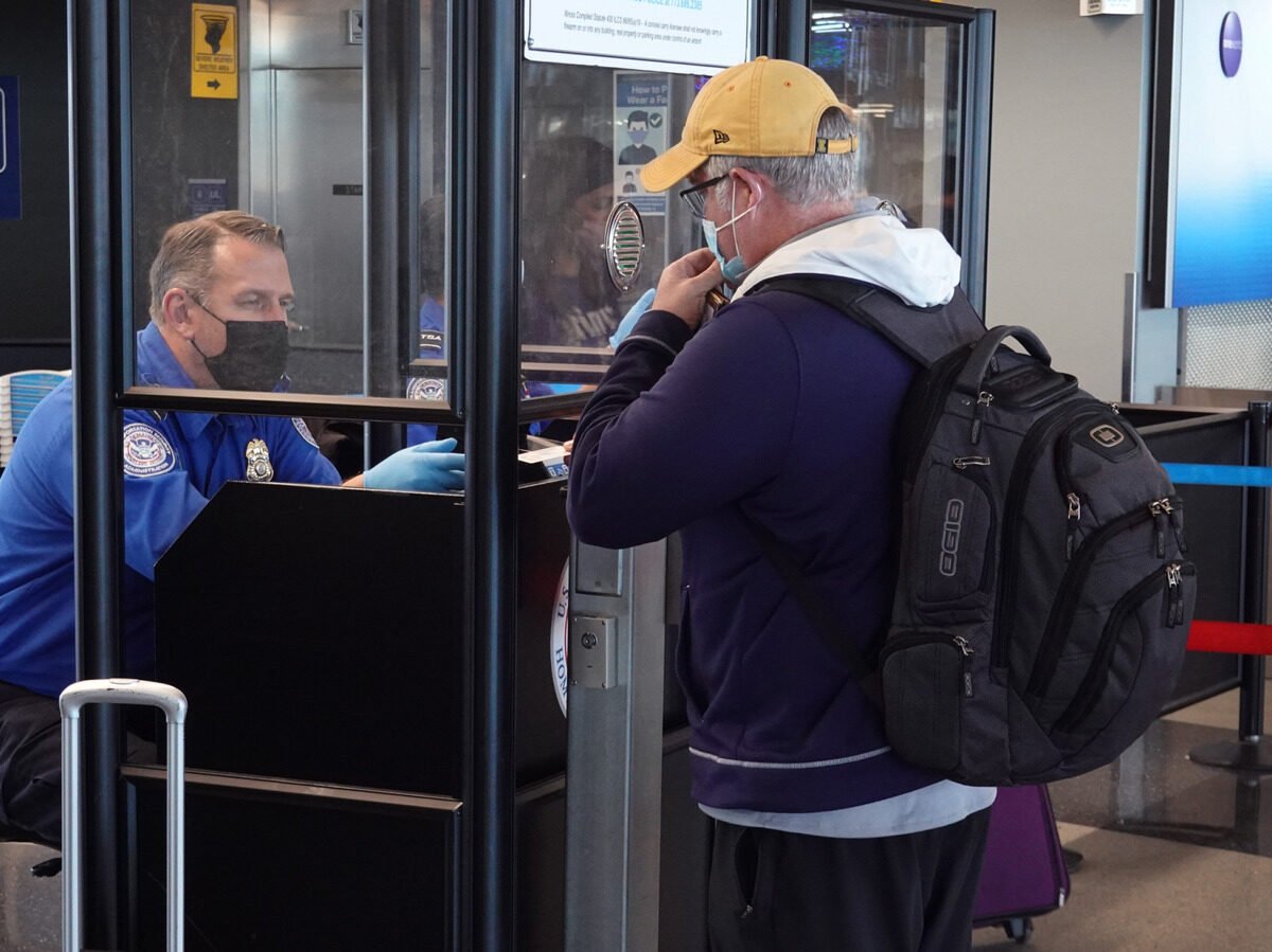 TSA, Like Your Local Grocery Store, Says Workers Aren’t Allowed To Sit