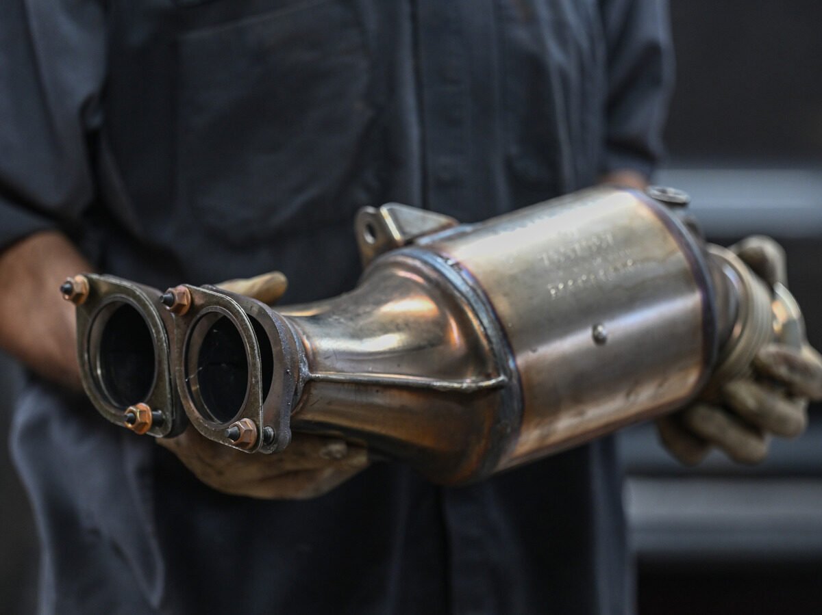 What’s The Difference Between C.A.R.B. Compliant Car Parts Vs. Ones That California Bans?