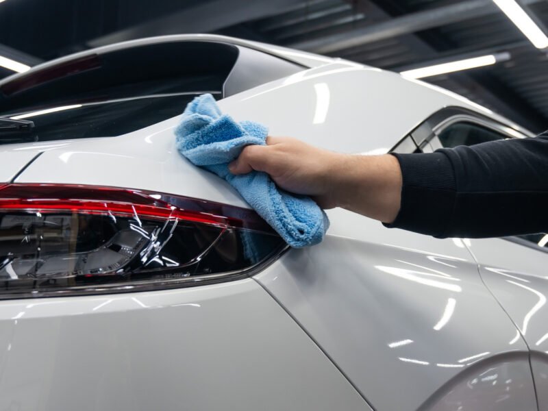 Why Microfiber Towels Should Be Thrown Out After Hitting The Ground