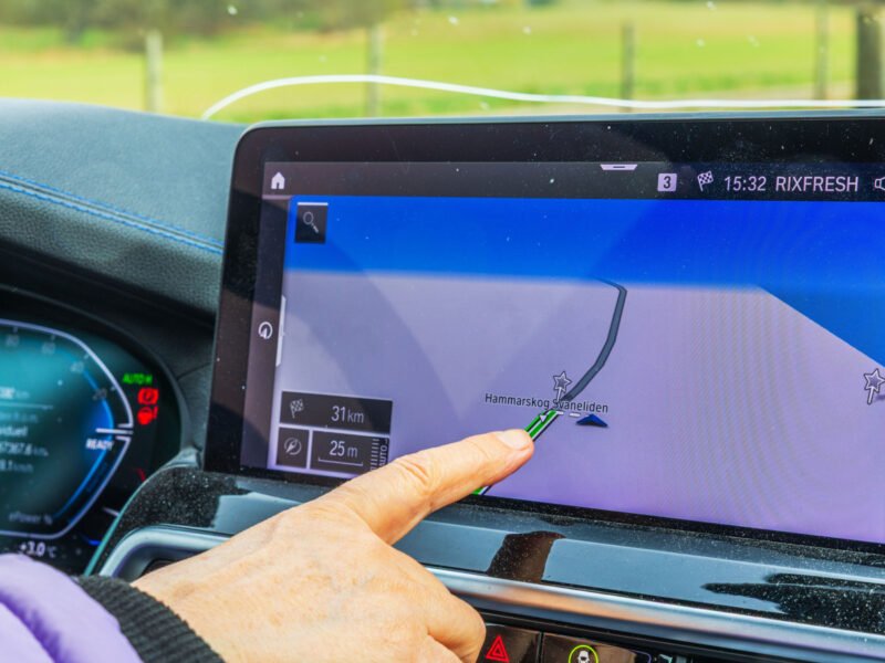 Hey! Pay Attention! Drivers Find Multitasking Tough When Using Touchscreens, Says Study