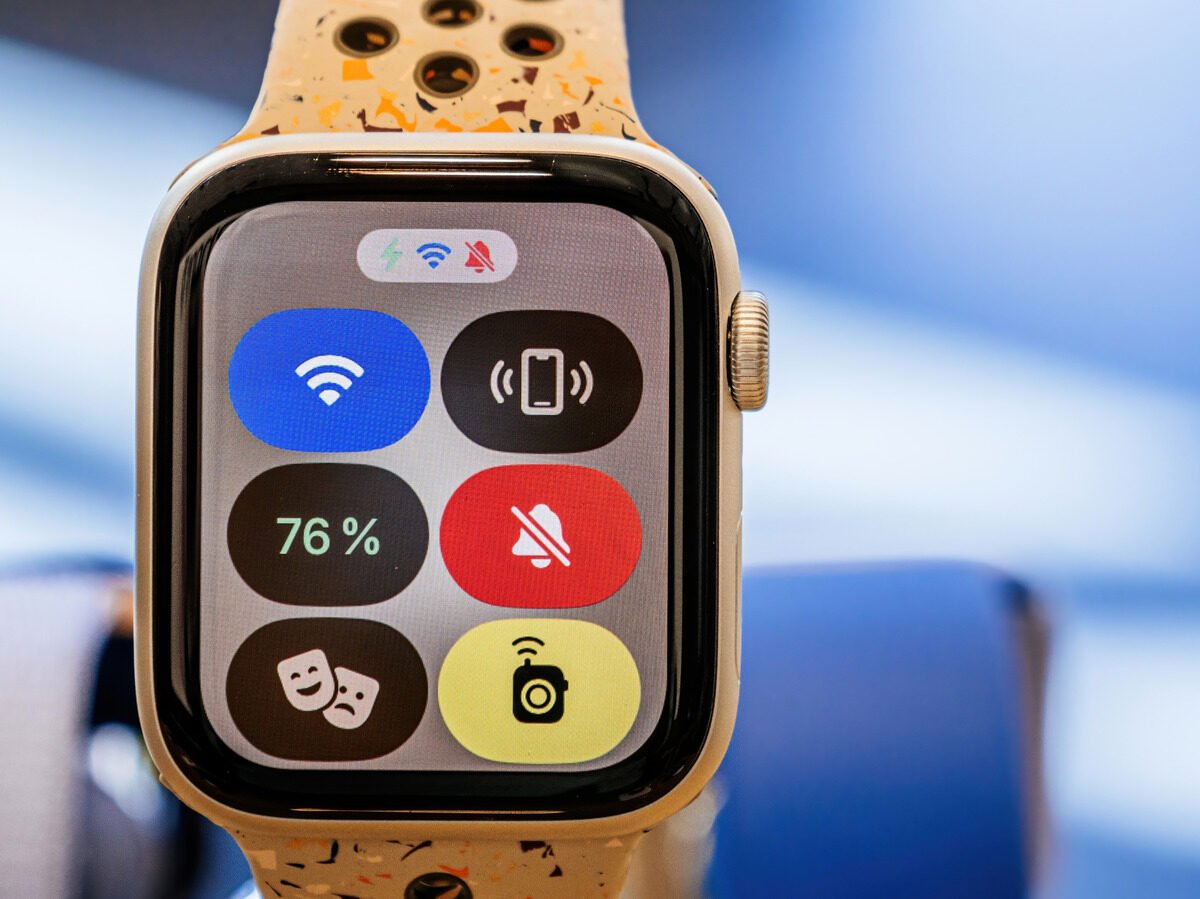 What is Theater Mode on your Apple Watch and when should you use it?
